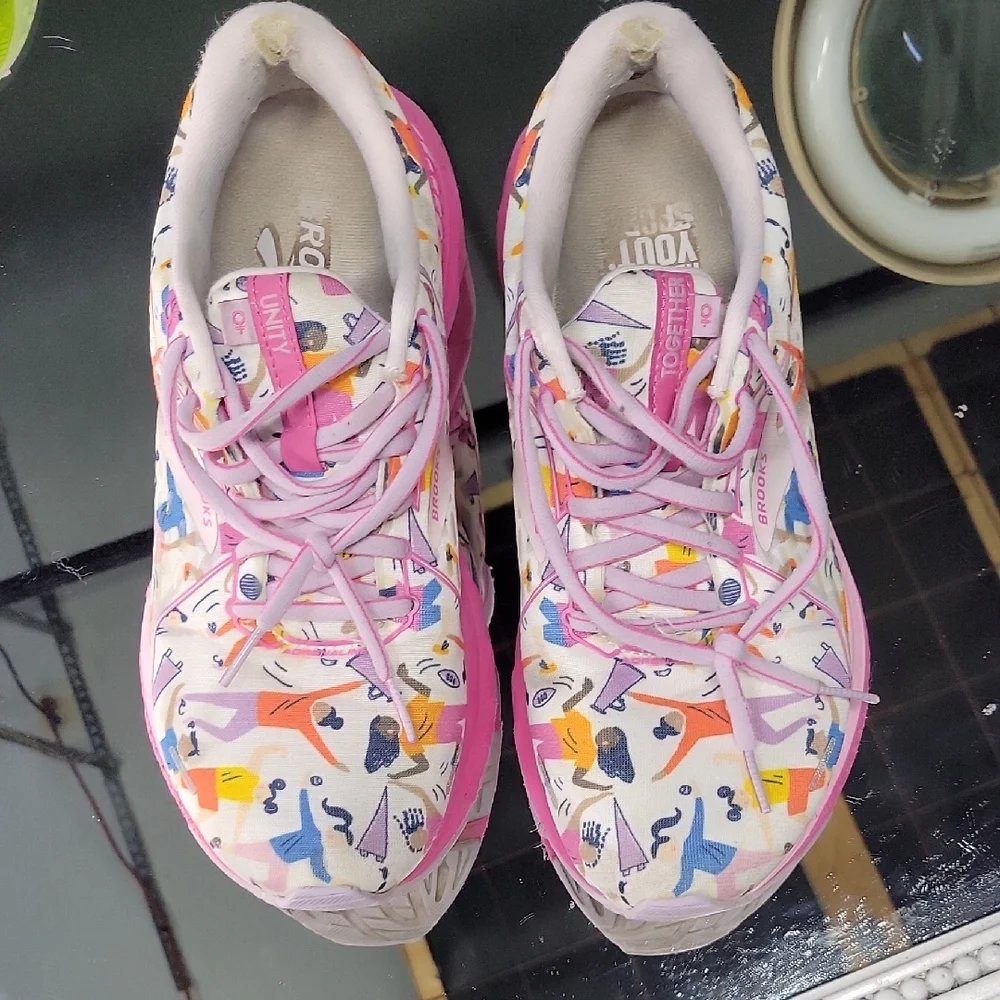 Womens 9.5 Brooks Adrenaline GTS 21 Limited Edition Unity Design running shoes.  - Picture 7 of 11